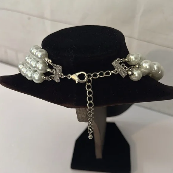 3 Strand Faux Pearl Necklace with Silver Crystal Brooch Rhinestone Bling - Picture 4 of 9